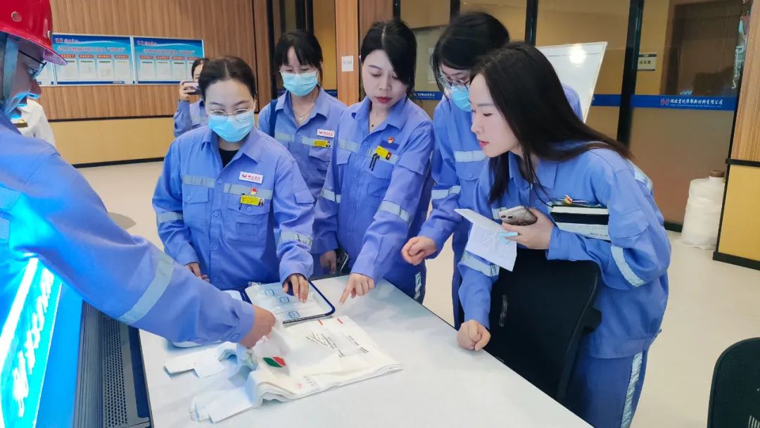 參觀(guān)新項(xiàng)目感受新變化更添新干勁！股份公司組織青年職工交流座談