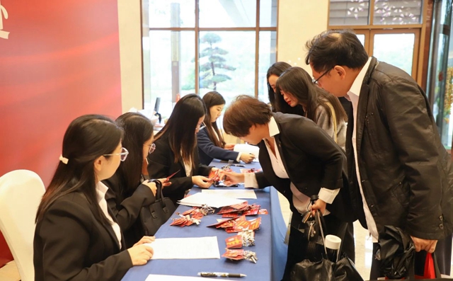 肩負(fù)重托共謀發(fā)展！集團(tuán)七屆二次職代會(huì)代表報(bào)到并參觀田家河新項(xiàng)目(圖1)