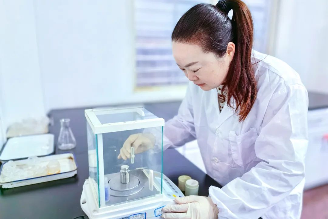 【宜化榜樣】股份公司黃冬燕：立足分析崗位，爭當(dāng)技術(shù)能手(圖3)