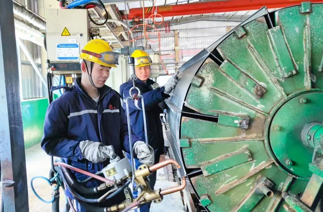 青海宜化電石分廠電極殼班：加強標準化建設(shè)，保障電石爐長周期穩(wěn)定運行(圖4)