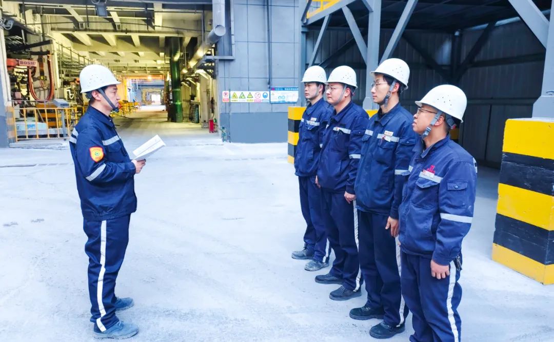 新疆宜化電石車間二一班：強(qiáng)化班組建設(shè)，筑牢基層基石(圖4)