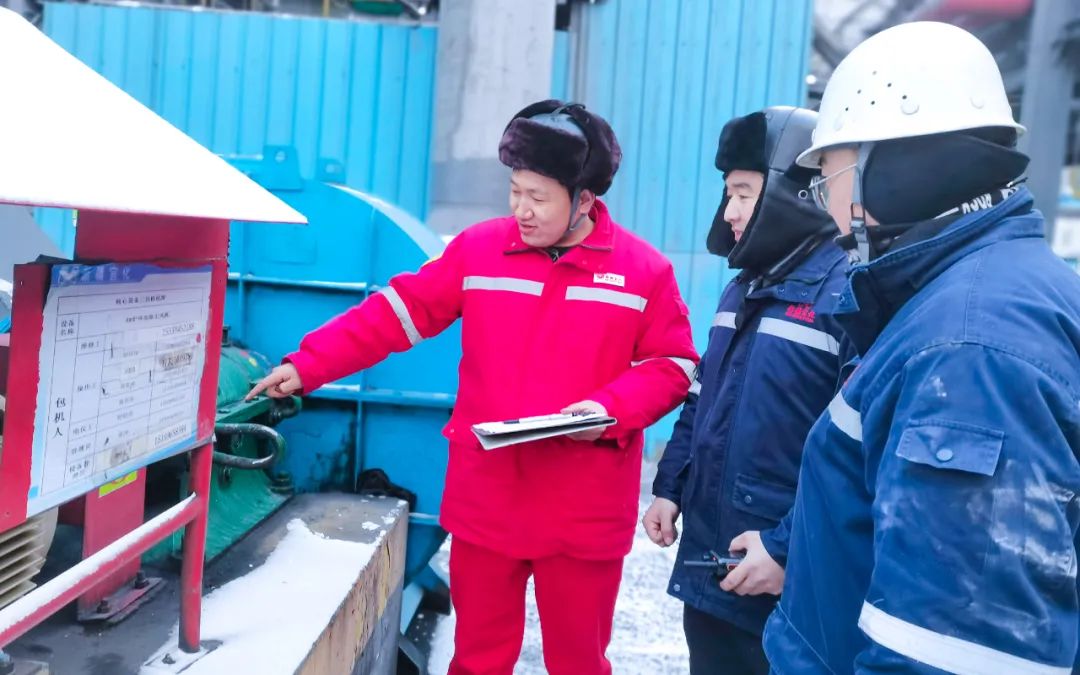 新疆宜化電石車間二一班：強(qiáng)化班組建設(shè)，筑牢基層基石(圖3)
