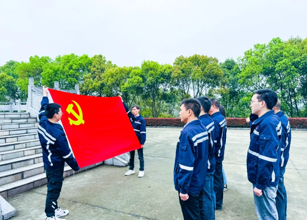 在緬懷中汲取奮進力量！這場主題黨日活動“走心”更“入心”！(圖3)
