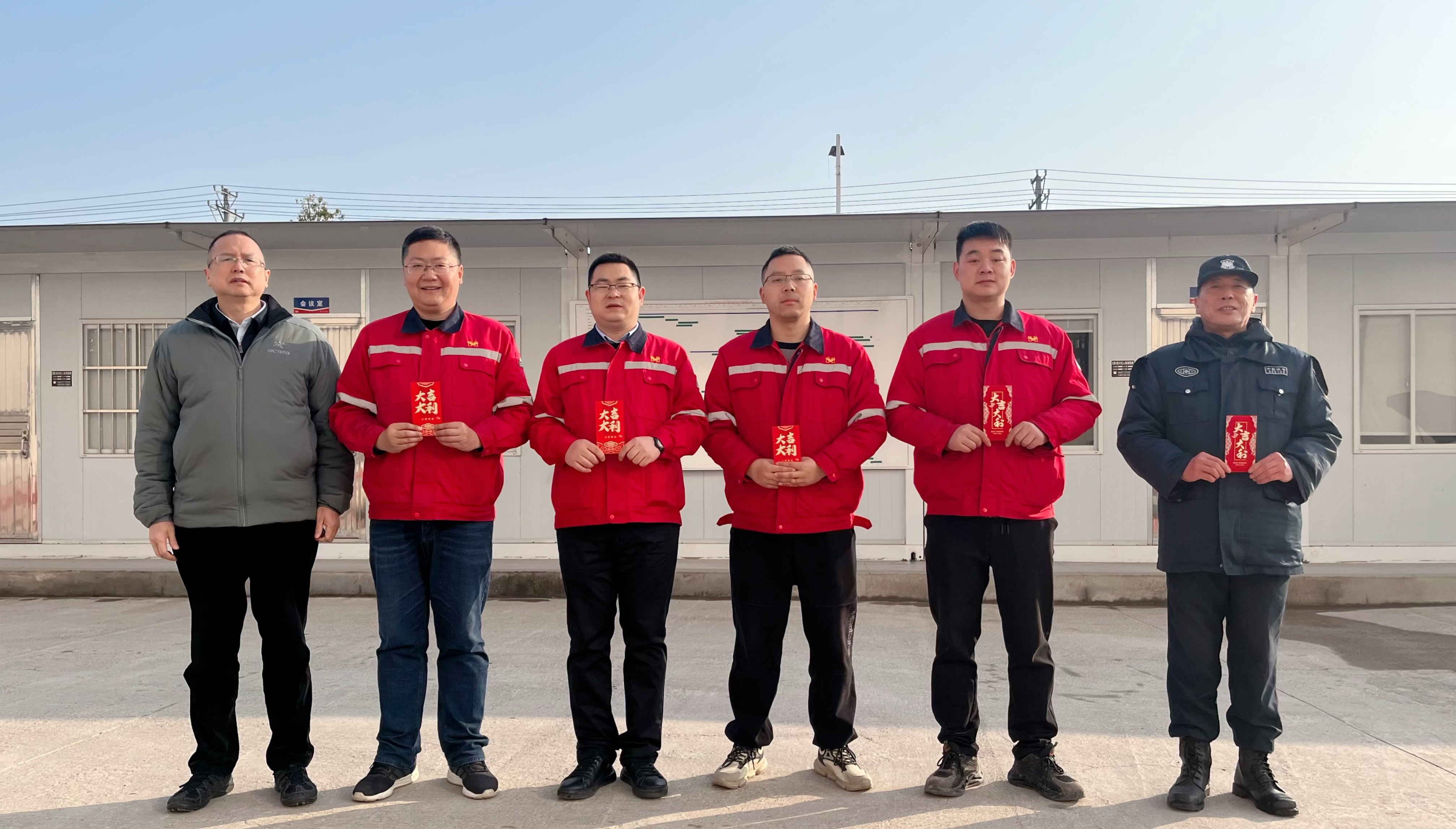化機公司黨委書記、董事長、總經(jīng)理楊中澤到項目現(xiàn)場走訪慰問(圖2)