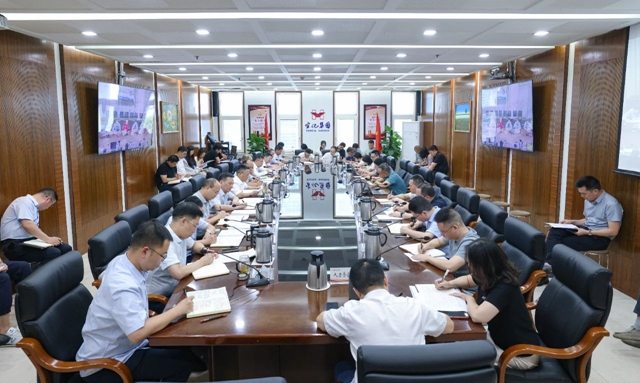 宜化集團(tuán)開展深入貫徹中央八項(xiàng)規(guī)定精神學(xué)習(xí)教育讀書班第三次集體學(xué)習(xí)研討